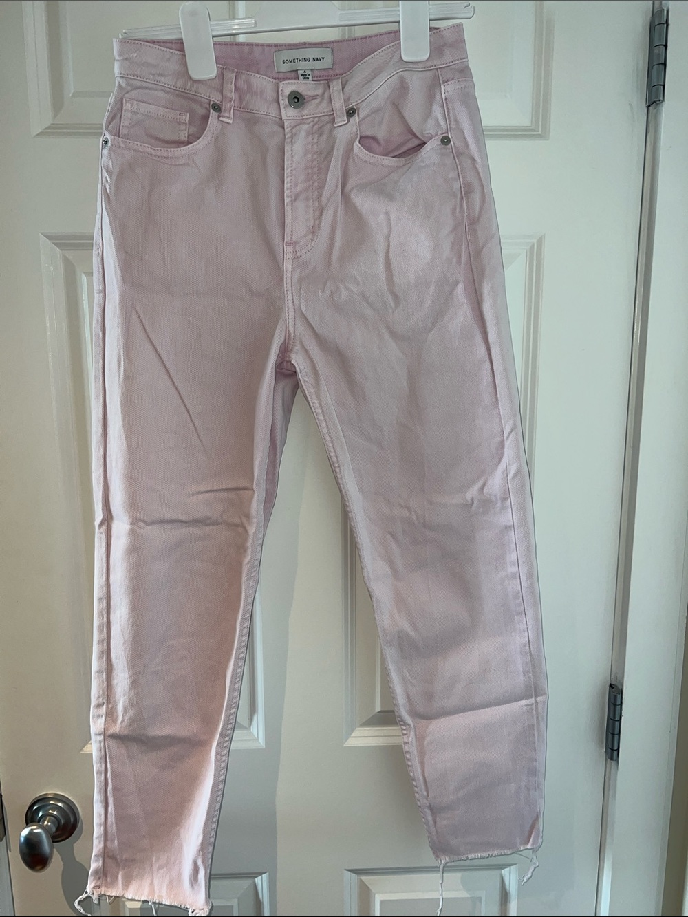 Something Navy Light pink Cropped Ankle Jeans size 4